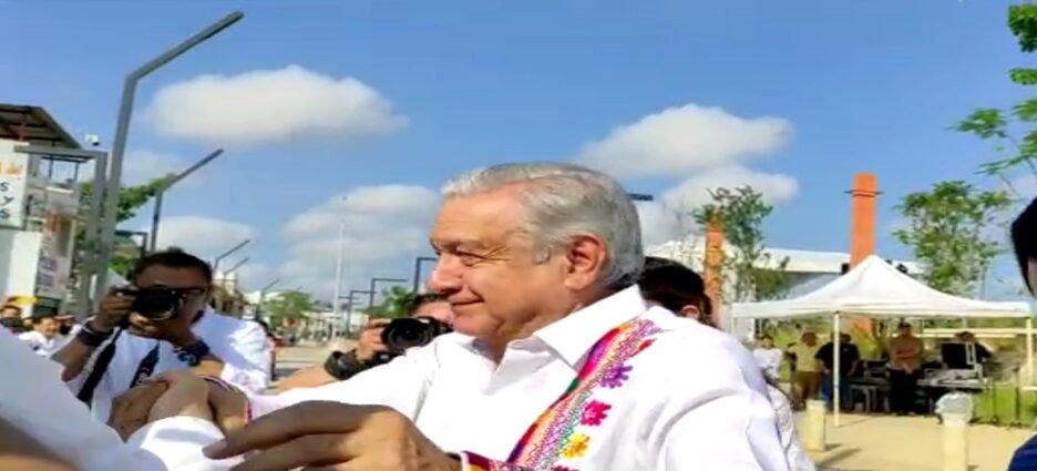 Llega el presidente de la República, Andrés Manuel López Obrador al malecón de Villahermosa