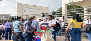 Sindicalizados de Semarnat se manifiestan