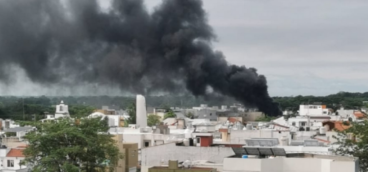 Registra incendio en una casa de la calle Galeana y Mina en la ciudad de Villahermosa