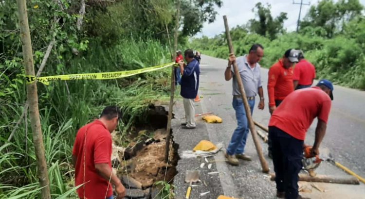 Carretera Jalapa-Villahermosa continúa socavándose