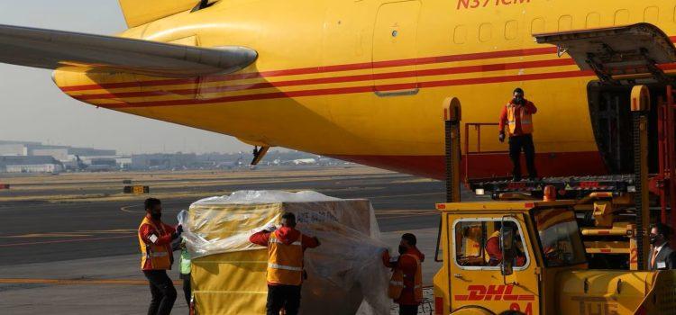 Publican decreto que prohíbe vuelos de carga en el AICM