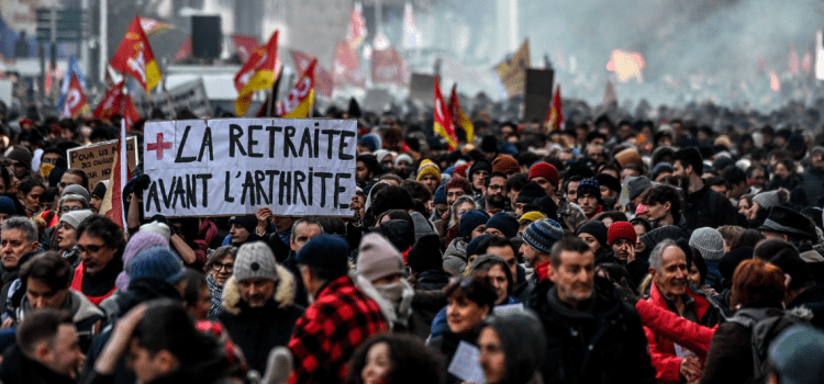Regresan las protestas a las calles de Francia