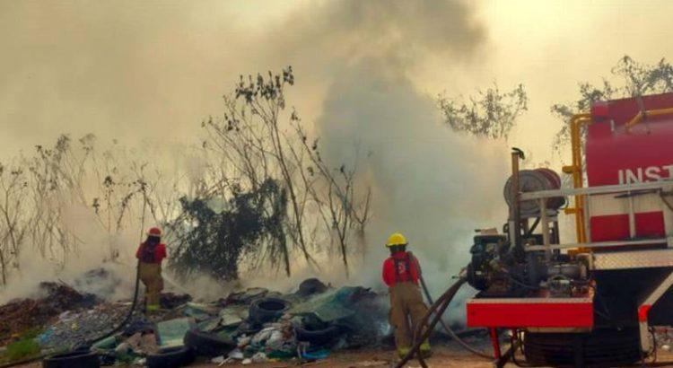 Se incendia basurero clandestino en Villahermosa; provoca desalojo de un Cendi