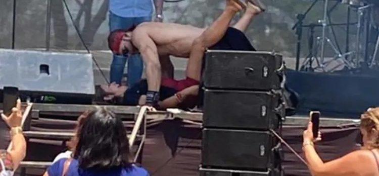 Con strippers festejan a madres sindicalizadas