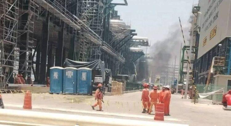 Se incendia pipa en la refinería Olmeca en Dos Bocas
