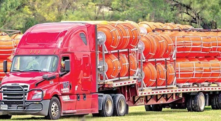 Inicia Texas la instalación de muro flotante en el río Bravo
