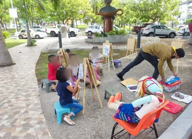 Joven tabasqueño crea Escuela Móvil para niños en condición de calle
