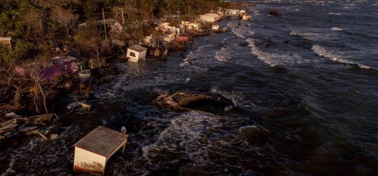 Comunidad El Bosque en Tabasco fue evacuada debido a la subida del mar