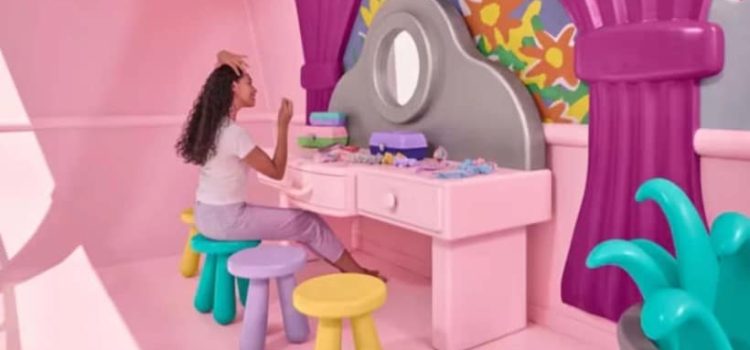 ¿Qué te parecería hospedarte en el Airbnb de Polly Pocket? ¿Qué te parecería hospedarte en el Airbnb de Polly Pocket?