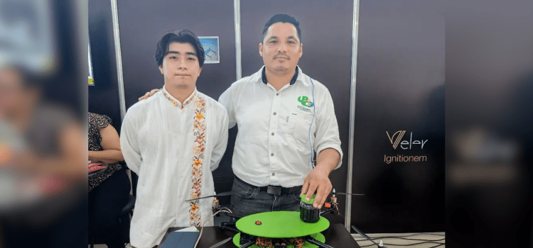 Tabasqueños presentan dron fumigador para el cacao