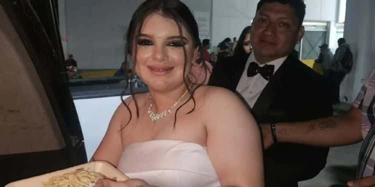 Novios reparten banquete de bodas en un hospital público Novios reparten banquete de bodas en un hospital público