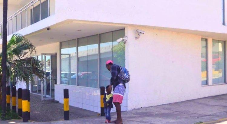 Migrantes encuentran refugio temporal en Tabasco tras dificultades en su travesía hacia EU
