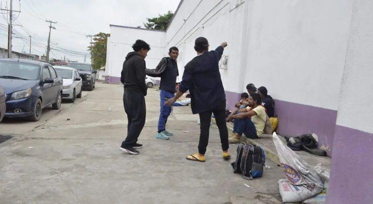 Migrantes en Villahermosa denuncian explotación laboral y maltrato
