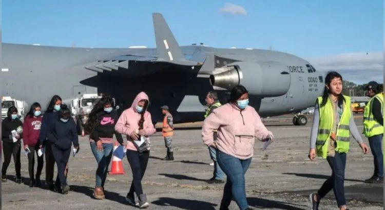 Tabasco recibirá otro avión con migrantes deportados: SEGOTAB