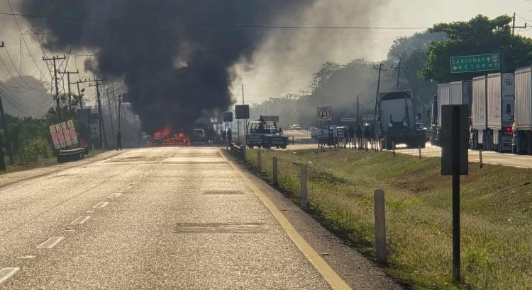 Detención de generador de violencia provoca quema de vehículos y detonaciones de arma de fuego en Tabasco