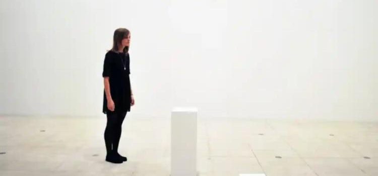 Artista vende obra invisible en… 18 mil dólares Artista vende obra invisible en… 18 mil dólares