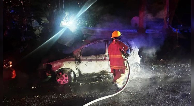 Tabasco registra jornada violenta con quemas, ponchallantas y asesinatos simultáneos