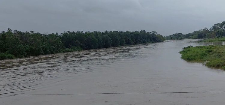 Ríos de Tabasco en ascenso por lluvias en Chiapas