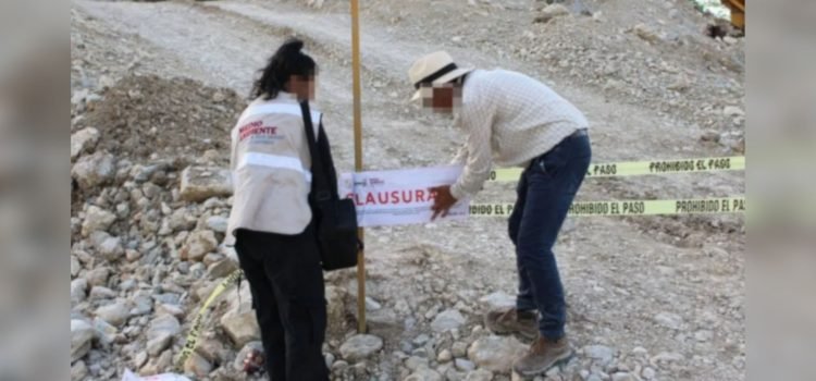 Semades clausura empresas que extraían ilegalmente grava en Tabasco