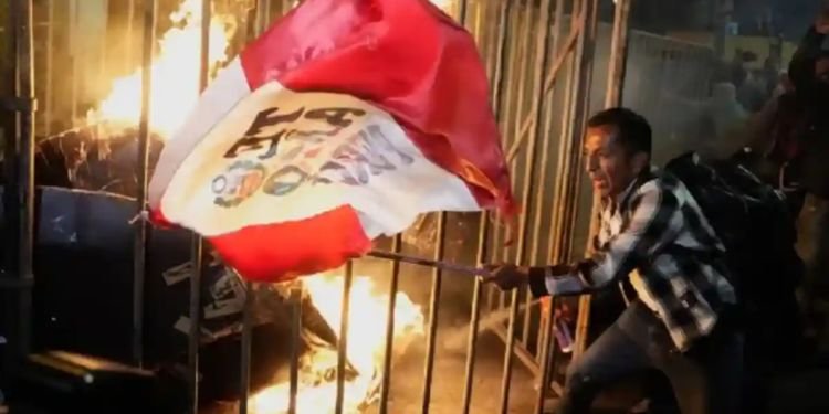 Masivas protestas en Perú Masivas protestas en Perú