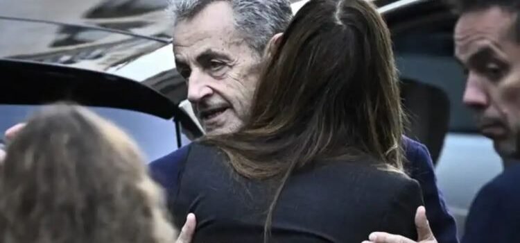 Entra Sarkozy a prisión Entra Sarkozy a prisión