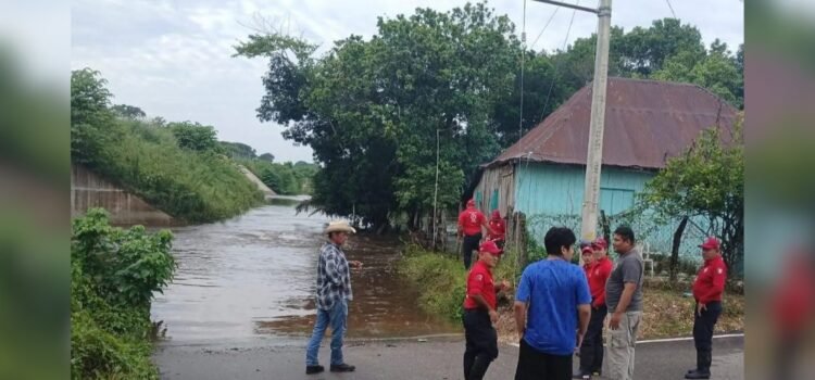 Desborda arroyo en Balancán y afecta 24 viviendas; en alerta tres ríos