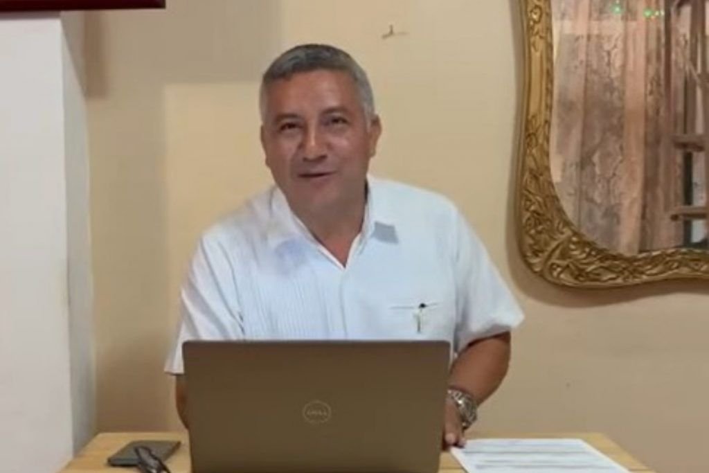 Carlos Morales se registra para buscar coordinación de Morena en Jalapa